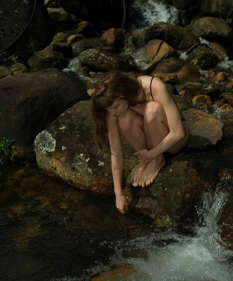 Giulia Gayoso 裸モデル 写真