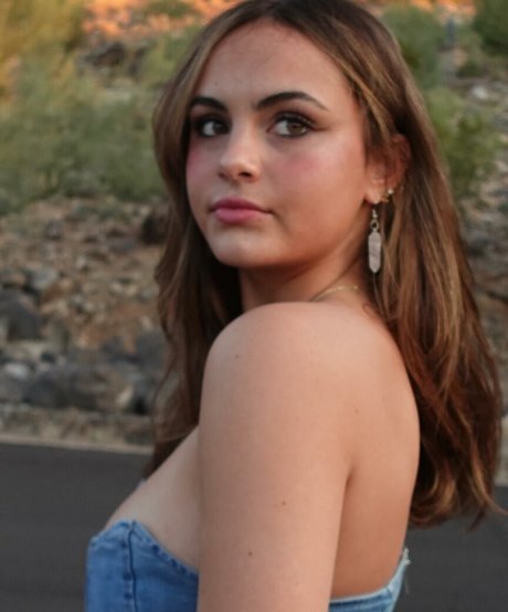 Sara Bella Harris かわいいポルノスター アーカイブ