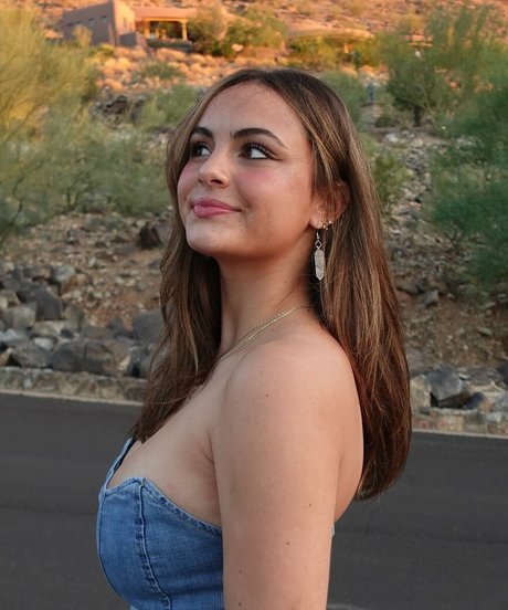 Sara Bella Harris 独占女優 ギャラリー