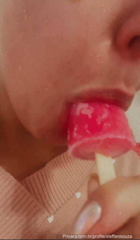 大きなプッシー唇オンリーファンズ ホットヌード 写真