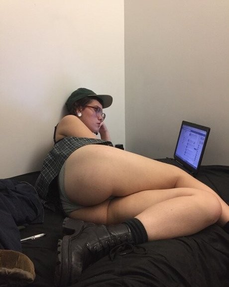 Bree McGee ポルノスター アダルト アーカイブ