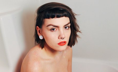 Bree McGee xxxモデル 画像