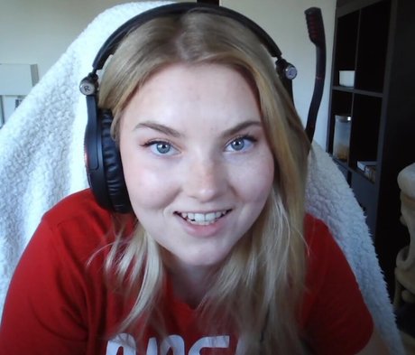 vanessaahlstrom アートポルノスター 画像