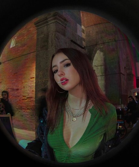 本物のオンリーファンズ セクシー 画像