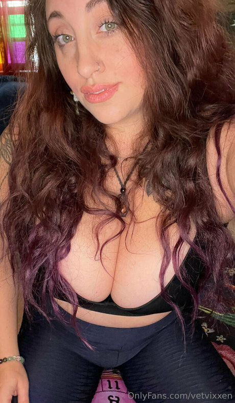 毛深いアジア人オンリーファンズ アダルト 画像