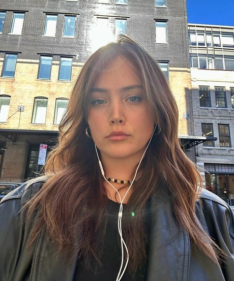 Eva Kay Serres 独占ポルノスター アーカイブ