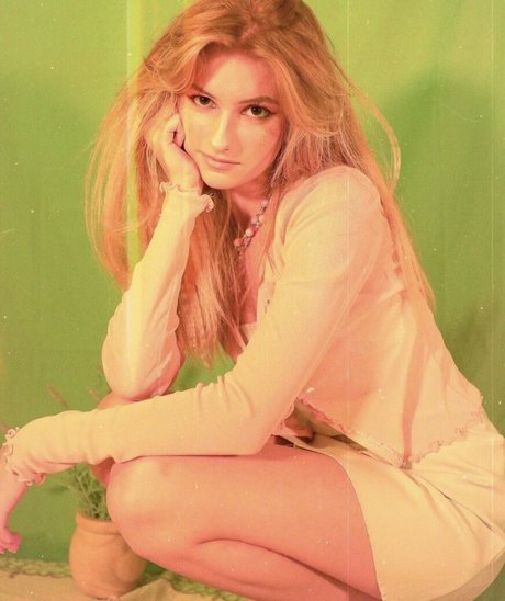 フィットネス 裸 オンリーファンズ ポルノ 写真