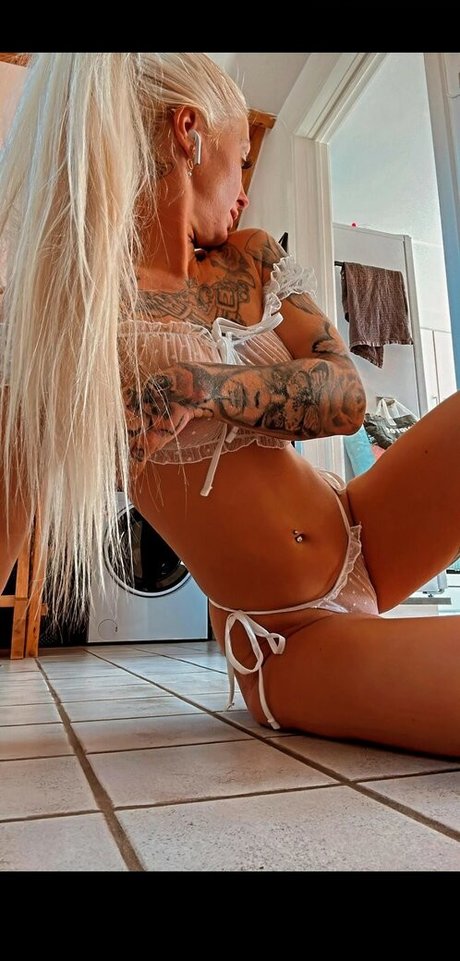 Mis spicy ポルノスター ヌード 写真