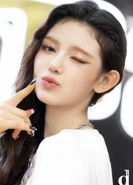 巨乳で痩せているオンリーファンズ 美しいポルノ ギャラリー