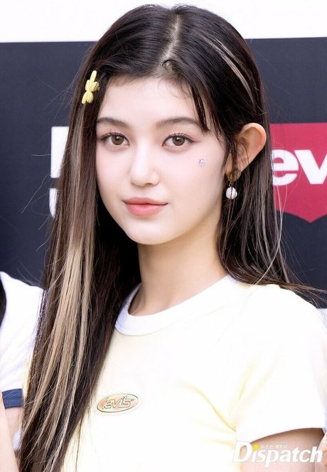 熟女の足オンリーファンズ ホット裸 写真