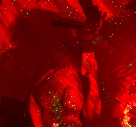 Keyiwot 美しいモデル 写真