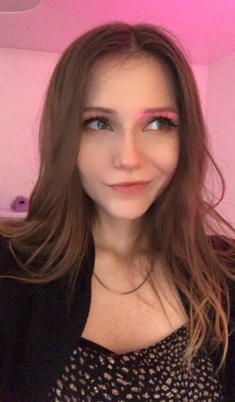 angejla ポルノスター ヌード 写真