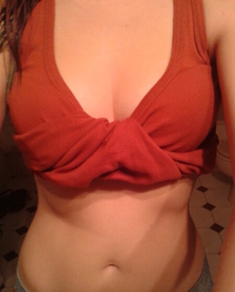 熟女オーガズムオンリーファンズ セクシー裸 画像