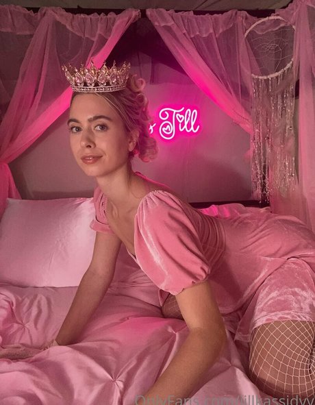 ベビーシッターオンリーファンズ ヌード ギャラリー