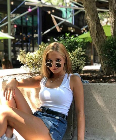 Jackie Evancho アダルトモデル ギャラリー