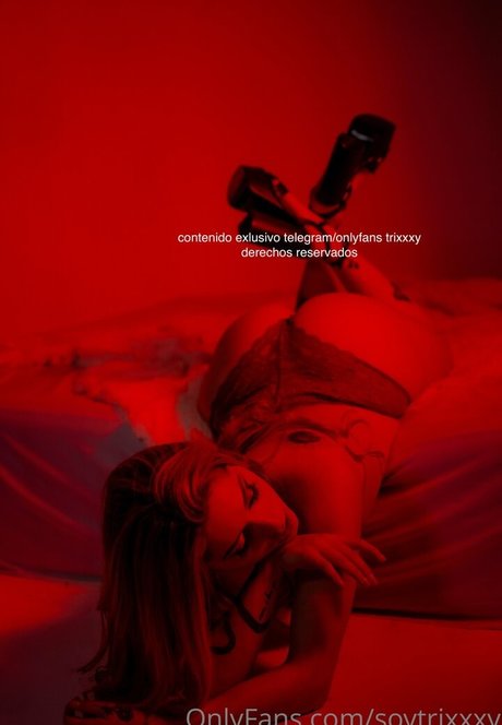 Trixxxy Soytrixxxy 裸のポルノスター 画像