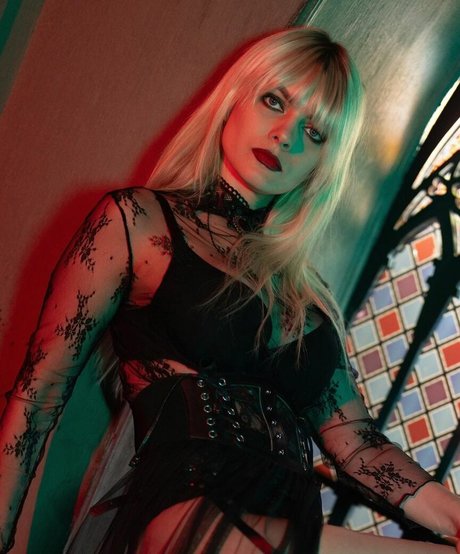 Anastasyia Prichinina セクシーなポルノスター 写真