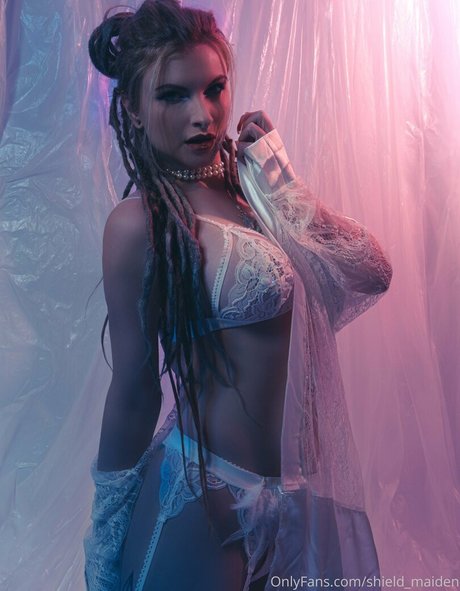 Ruby True 完璧なスター ギャラリー