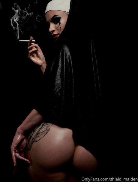 Ruby True ホットなモデル 写真