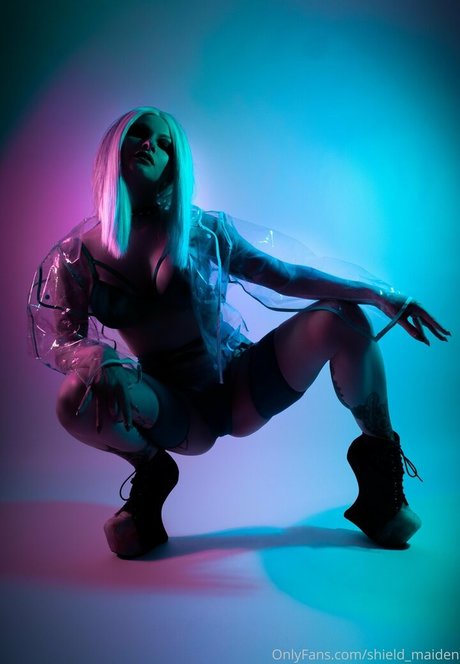 Ruby True 独占モデル 写真