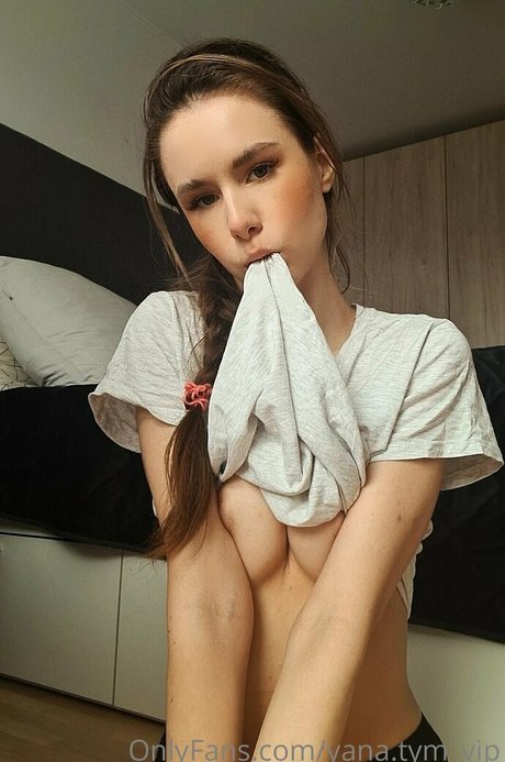 yana tym vip エロティックなモデル 画像