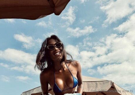 kira asia ts 最高のモデル 写真