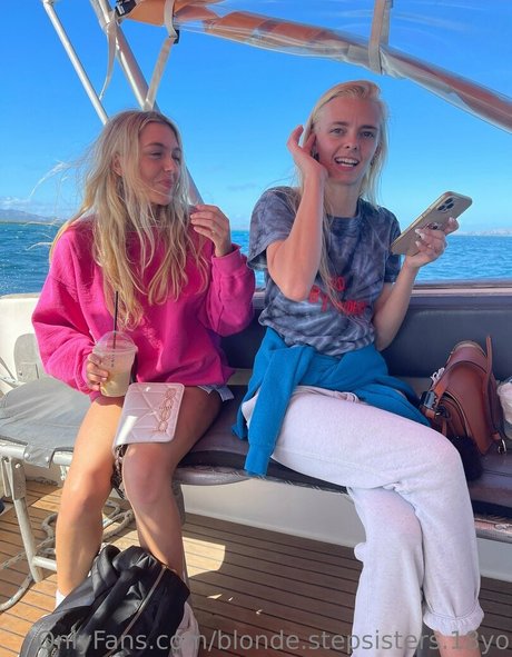 blonde stepsisters 18yo HDポルノスター 画像