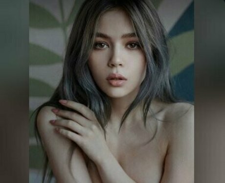 ティーンフィンガリングオンリーファンズ セクシーヌード 写真