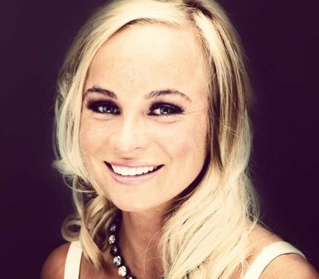 Casey Lee HDモデル 写真