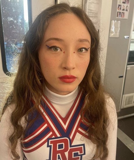 Havana Rose Liu 完璧なモデル 写真