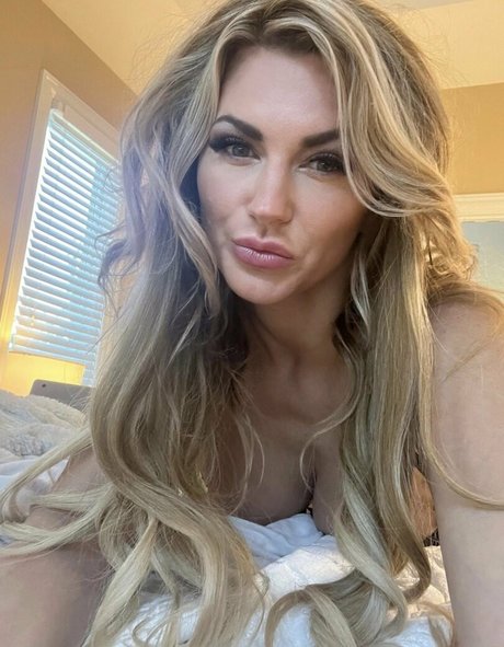 Melania Mercer ヌードのポルノスター ギャラリー