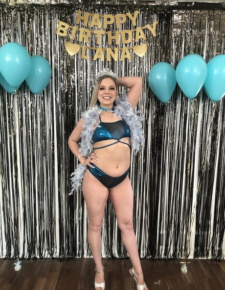 peachylanaxo エロティックモデル 写真