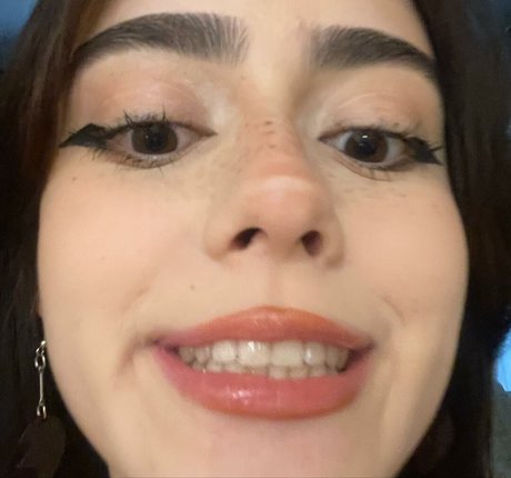 Isabella Angelina ポルノスター 独占 写真