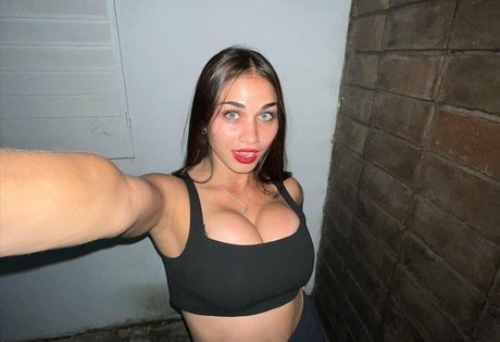 弁護士オンリーファンズ 美しいヌード 画像