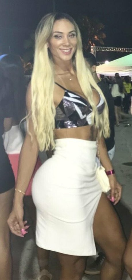 Anita Evelyn モデル 画像