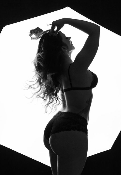 Nay Rodrigues 女優 写真