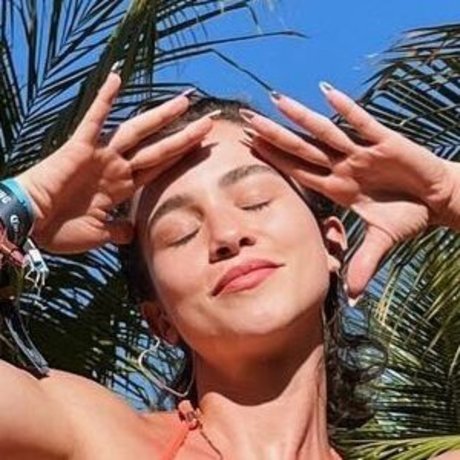 Laryssa Ayres ヌードのポルノスター ギャラリー