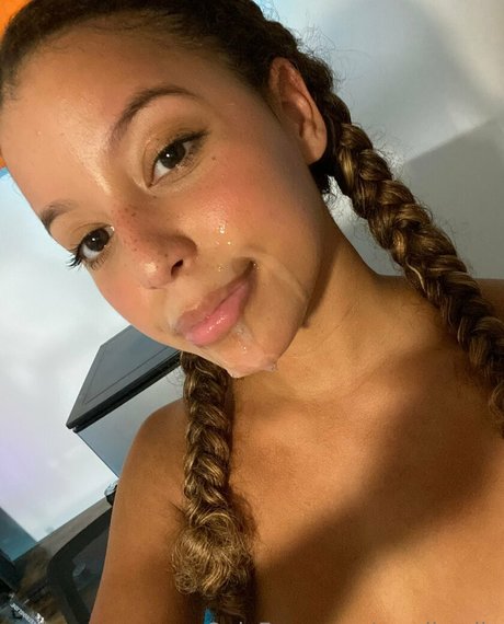 Camila Elle セックスポルノスター 写真