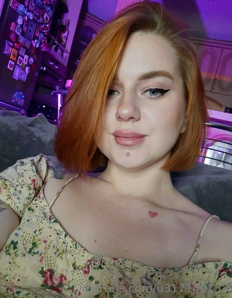 sarah holland ホット女優 写真