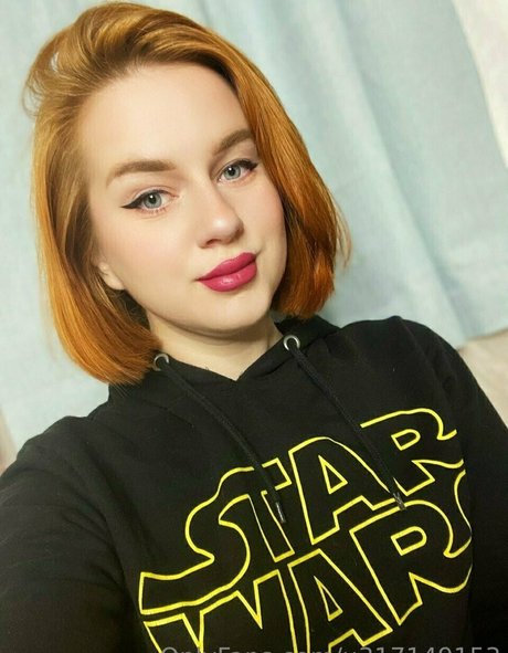 sarah holland ポルノスター ヌード 写真