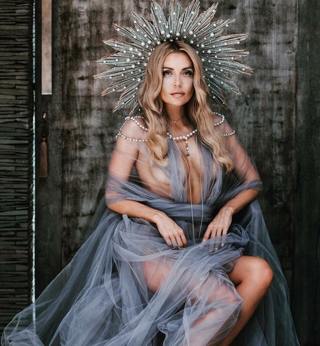 usmanovakate ホット女優 写真