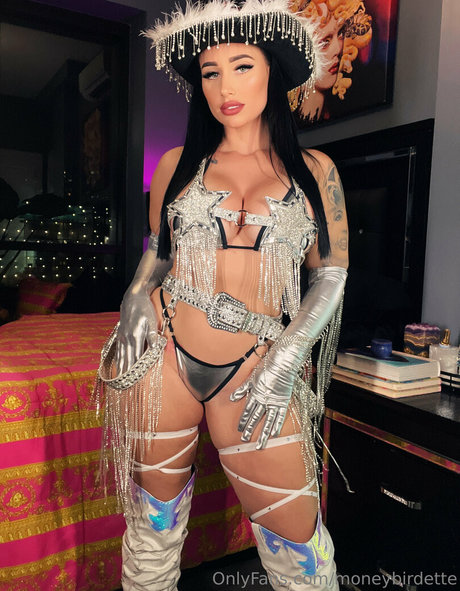 moneybirdette ヌードスター 画像