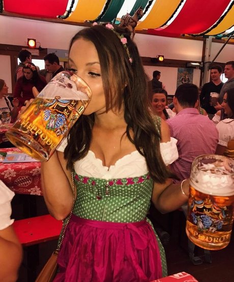 Allie Rosadino ポルノスター ヌード 写真