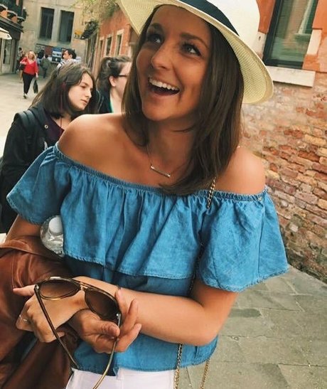 ティーンレズビアンオンリーファンズ トップ ギャラリー