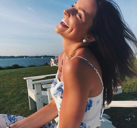 Allie Rosadino ポルノモデル 写真