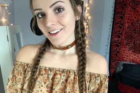 Brenna Winters 写真集