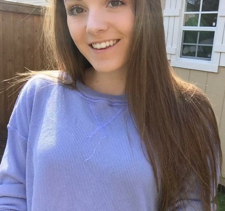 Brenna Winters ポルノスター トップ 写真