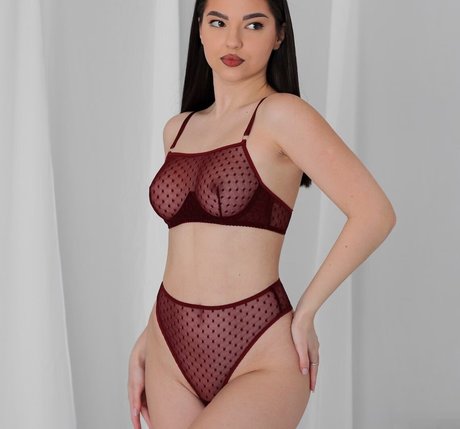 Vitalia Tavorskaya 美しいモデル 写真