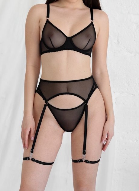 Vitalia Tavorskaya セックスポルノスター 写真