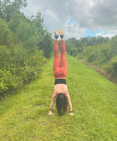 Kaila Petrosino アート女優 写真